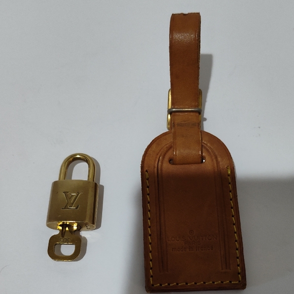 Louis Vuitton Tan Leather Luggage Tag with Gold Lock #305 - Picture 1 of 5